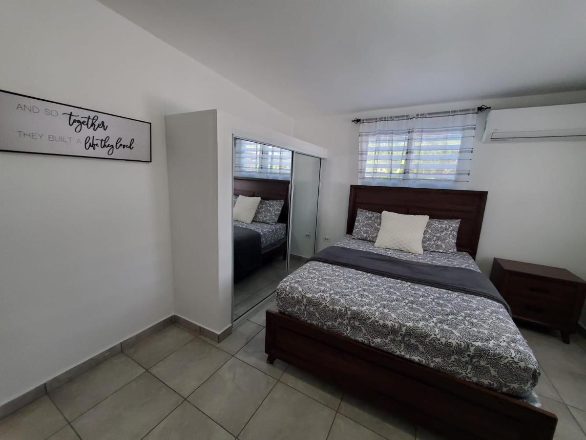 Aguadilla Sunrise Apt With Ac Wifi 8 Minute Walk From Crashboat Beach Buitenkant foto