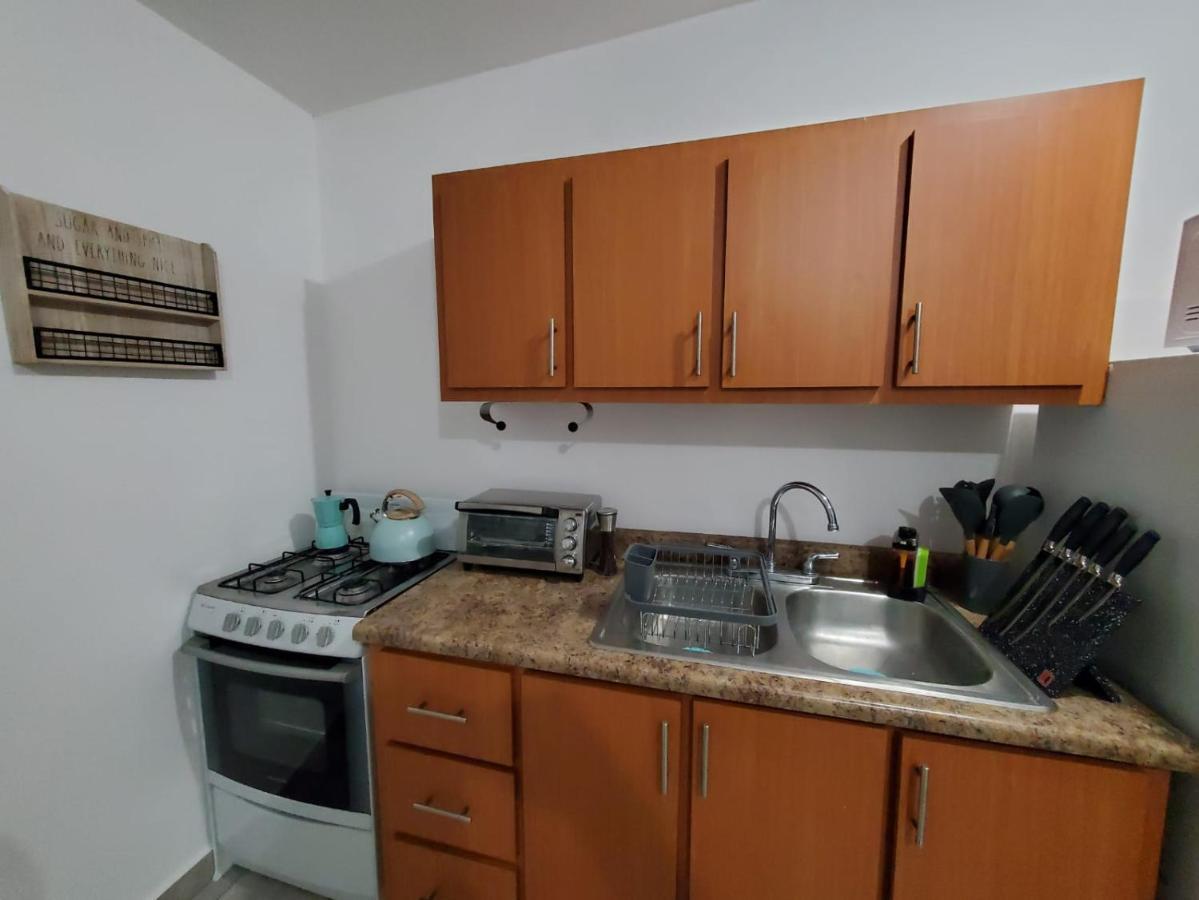 Aguadilla Sunrise Apt With Ac Wifi 8 Minute Walk From Crashboat Beach Buitenkant foto